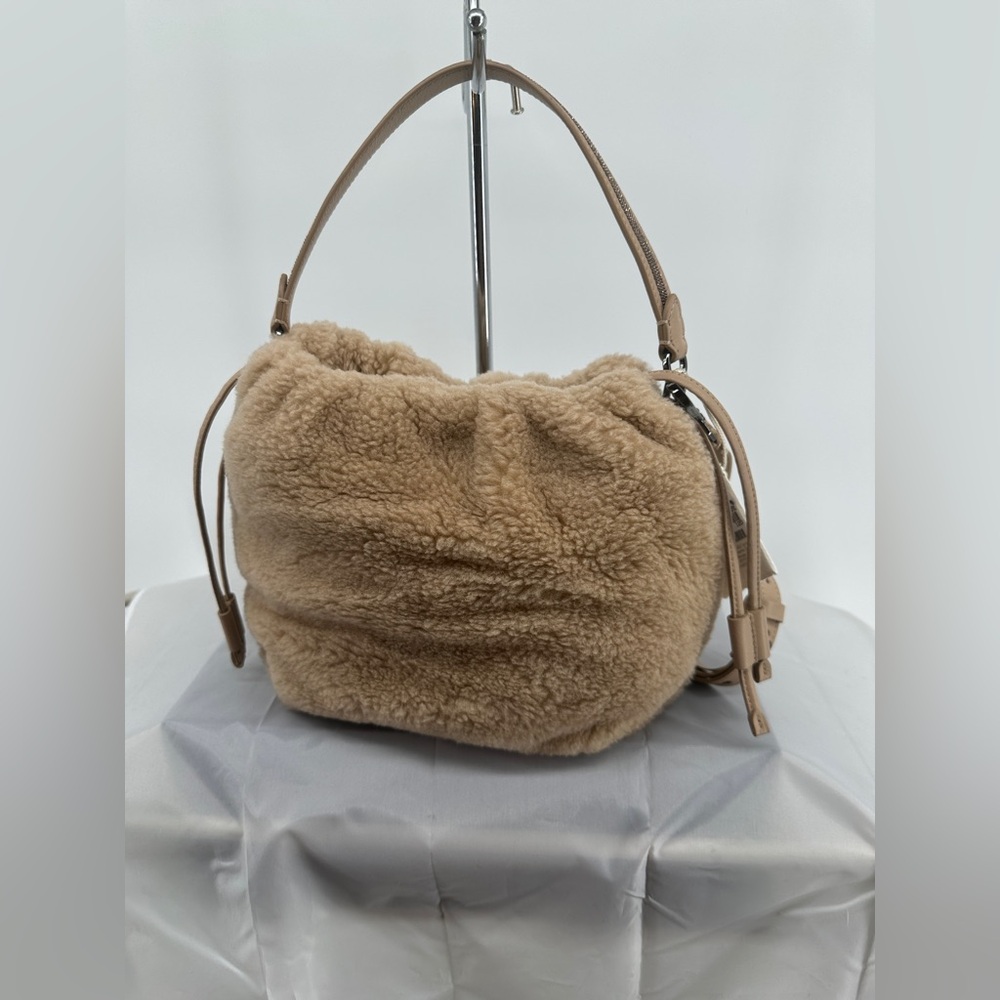 NWT Brunello Cucinelli Fleecy virgin wool and cashmere bag with shiny handle - Picture 4 of 7